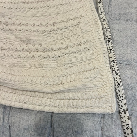 CAbi Womens Cable Knit Winter Poncho OS White Oversized Pullover Cozy Layer - Picture 9 of 9